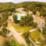 Perla Di Macchia Üdülőpark 3*