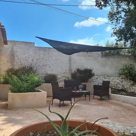 Perla Di Macchia Bonifacio (Corsica)