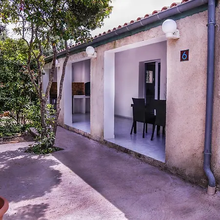 Prázdninový areál Perla Di Macchia Bonifacio (Corsica)